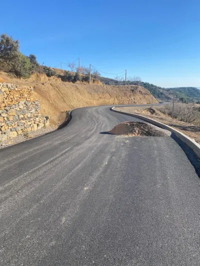 Achèvement et réalisation de la voie de liaison entre la Route Nationale n°64 et le CEM Chahid Saïdoun Rebih (1,360 km)